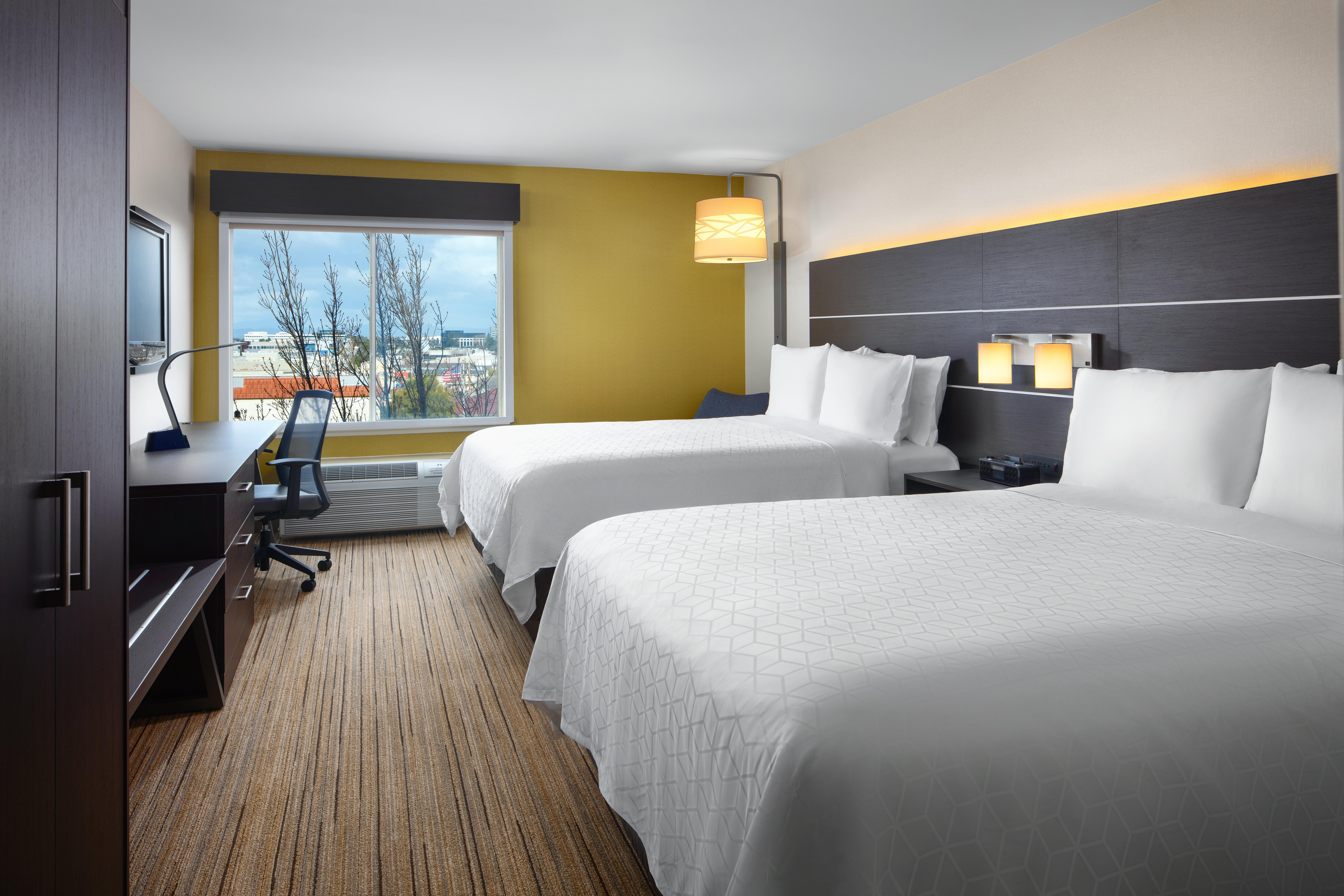 Holiday Inn Express Hotel & Suites Belmont By Ihg Exterior photo