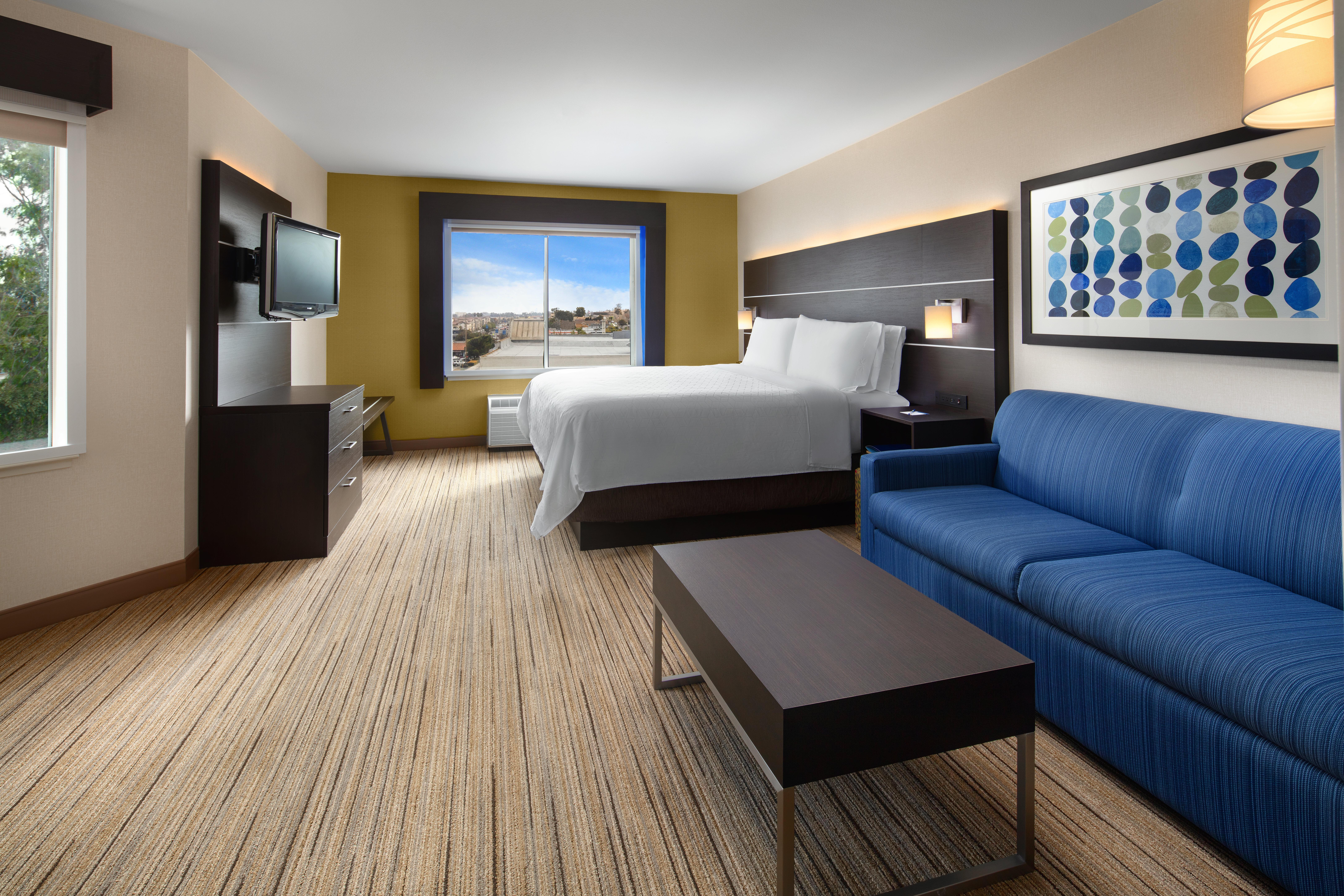 Holiday Inn Express Hotel & Suites Belmont By Ihg Exterior photo